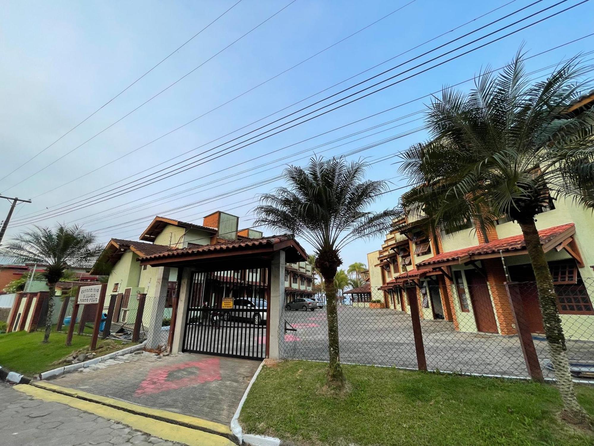 Pe Na Areia Na Praia Das Toninhas - Villagio 24 Porto Feliz Ubatuba Exterior photo