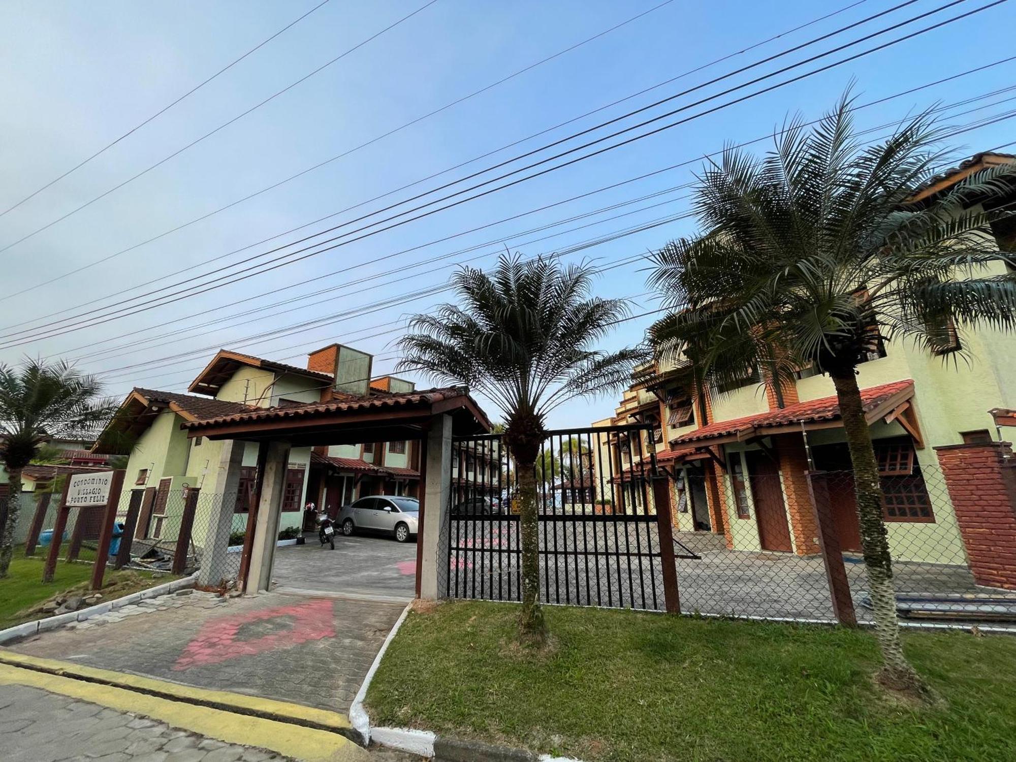 Pe Na Areia Na Praia Das Toninhas - Villagio 24 Porto Feliz Ubatuba Exterior photo