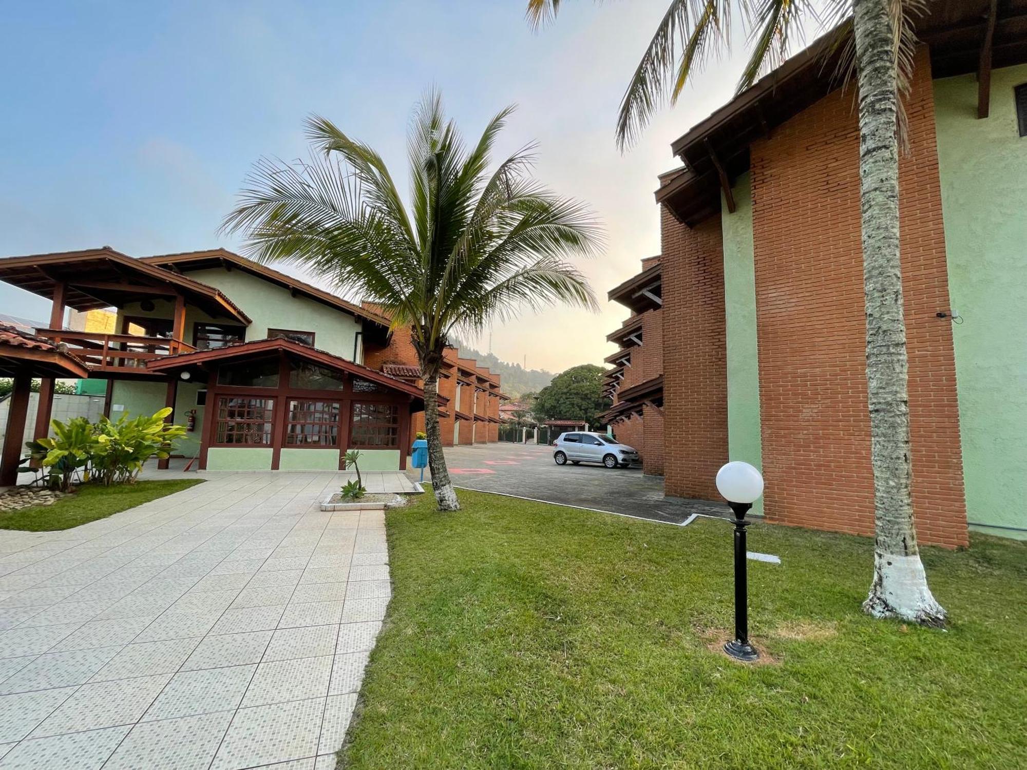 Pe Na Areia Na Praia Das Toninhas - Villagio 24 Porto Feliz Ubatuba Exterior photo