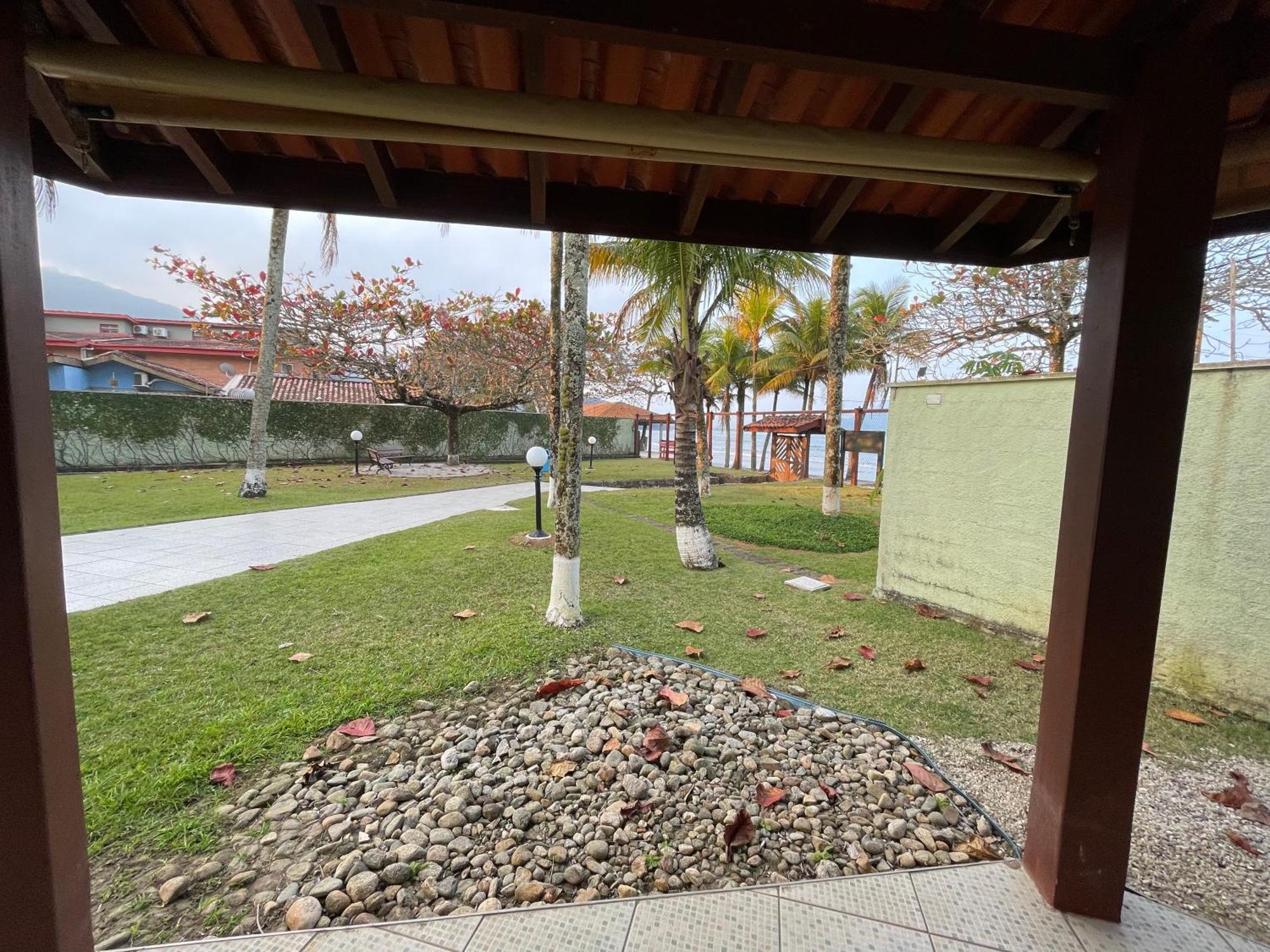 Pe Na Areia Na Praia Das Toninhas - Villagio 24 Porto Feliz Ubatuba Exterior photo